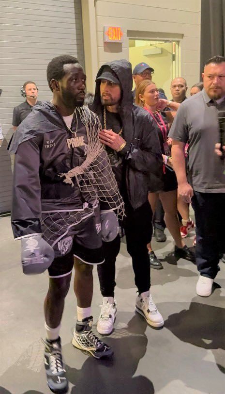 Eminem tells Crawford he can rhyme orange with banana.