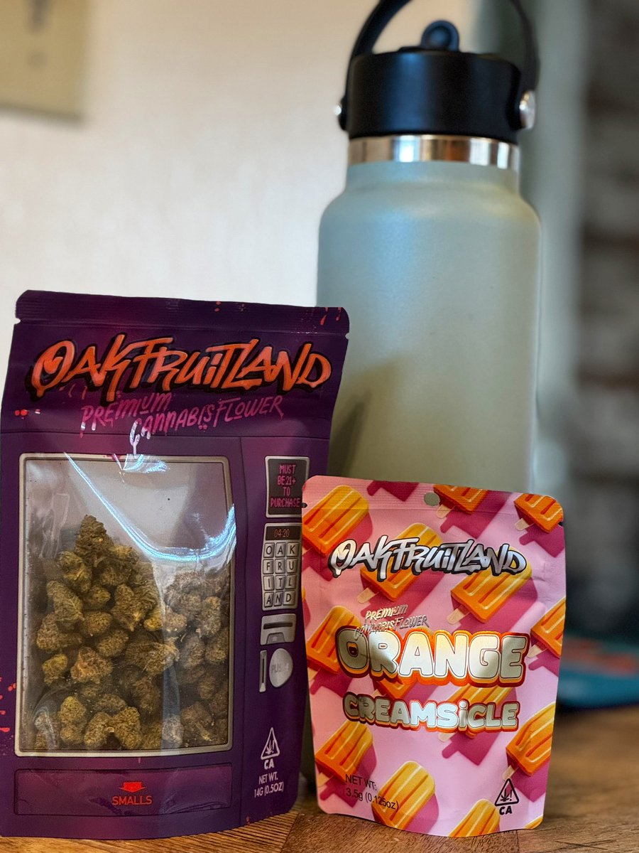 J_Quizzy's tweet photo. Some Biscotti (indica) & Orange Creamsicle (sativa) #CaliforniaLifestyle https://t.co/GICl3DLSMx