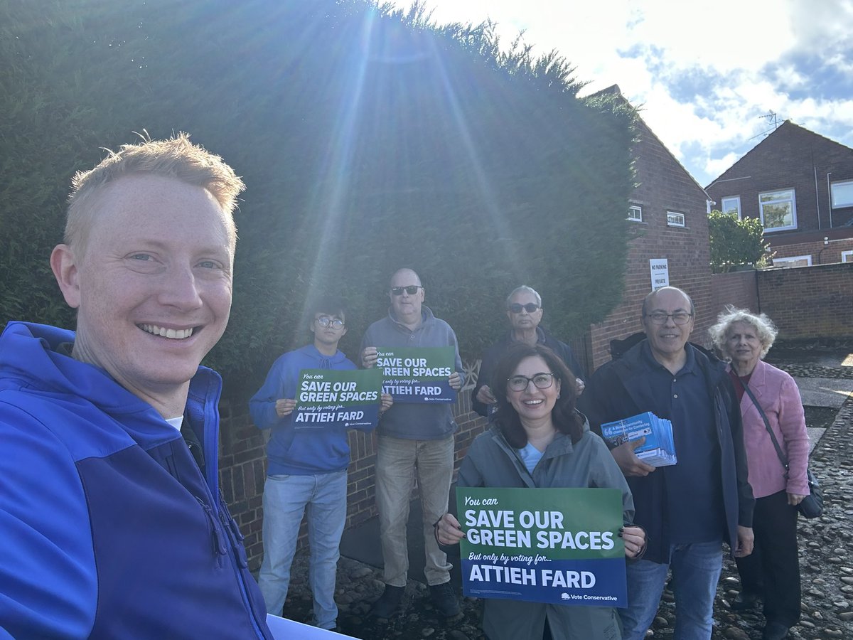 A good morning on the campaign trail with our Camberley West by-election candidate Attieh Fard.   

Local people recognise the work Attieh has already done and lots of enthusiasm to have her standing up for Camberley and Frimley at Surrey County Council.