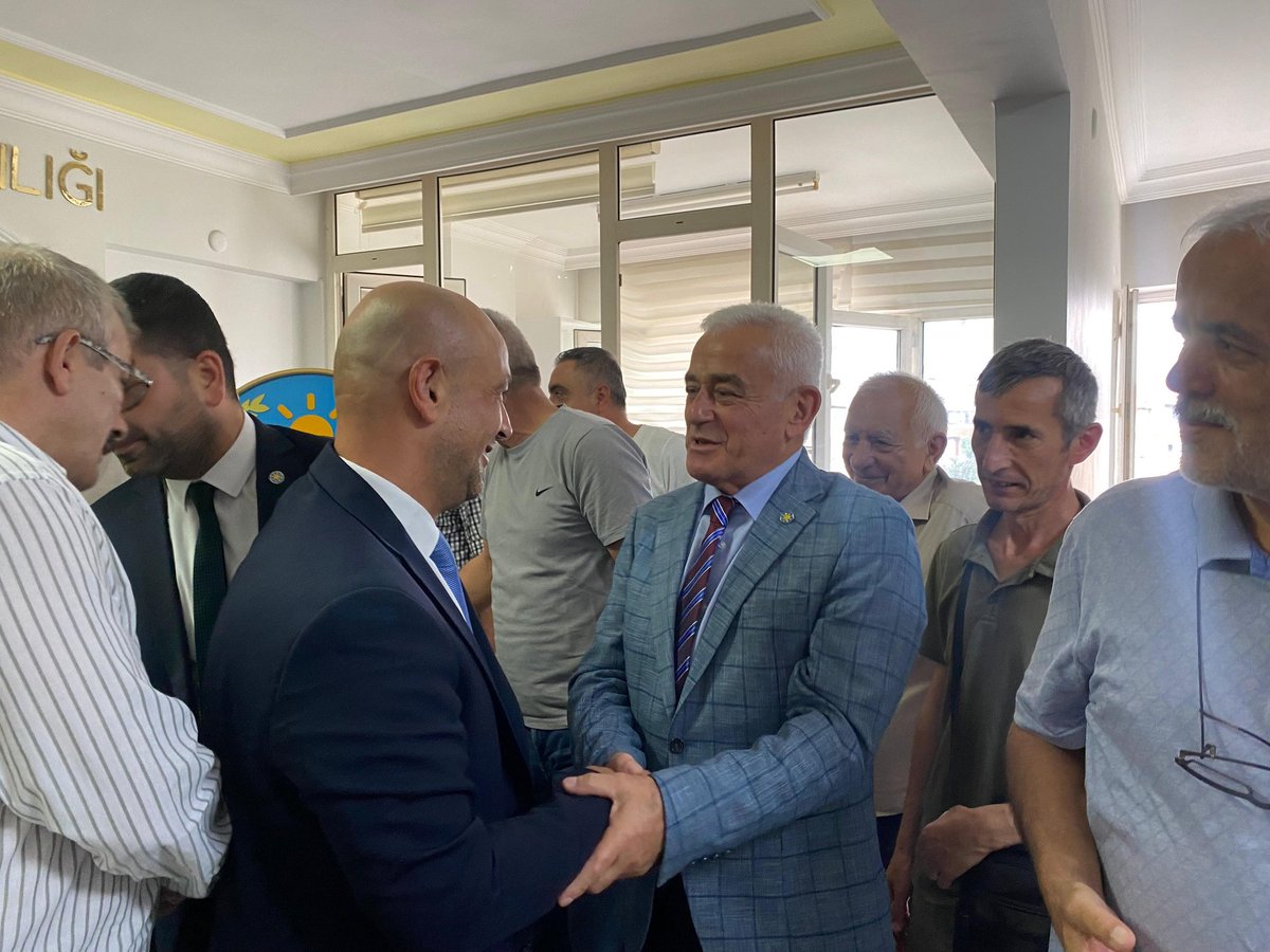 📍İzmit

İYİ Parti İzmit İlçe Başkanlığı delege seçimlerini izlemek ve hayırlı olsun dileklerimizi iletmek üzere Kocaeli İl Başkanımız Kamil Şirin ve Genel Başkan Başdanışmanımız Elif Babaoğlu ile birlikte İlçe Başkanımız Haluk Tamyüksel ve yöneticilerinin misafiri olduk. Seçim