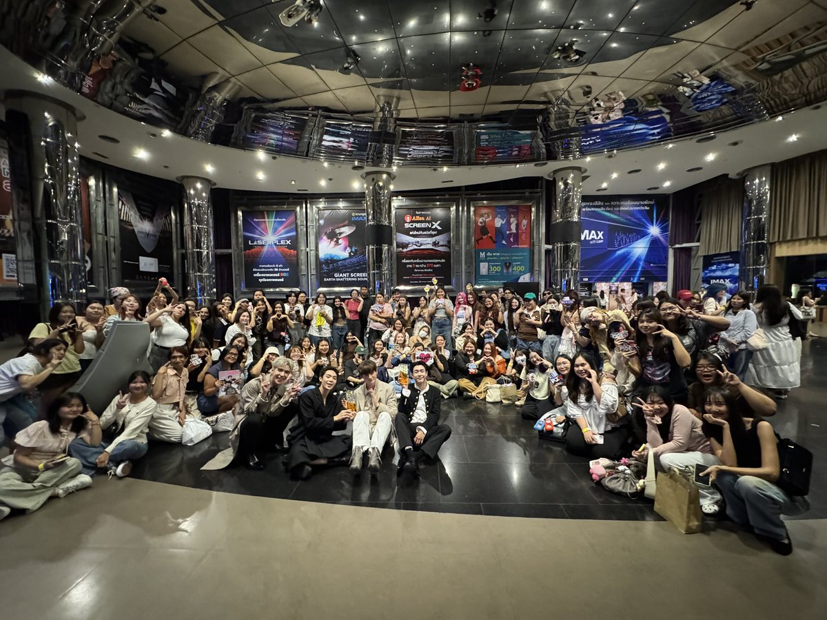 LOOKEPEEP tweet media