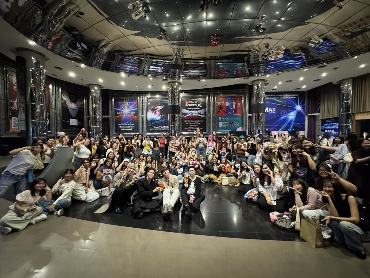 LOOKEPEEP tweet media