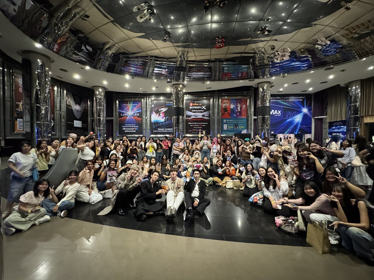 LOOKEPEEP tweet media