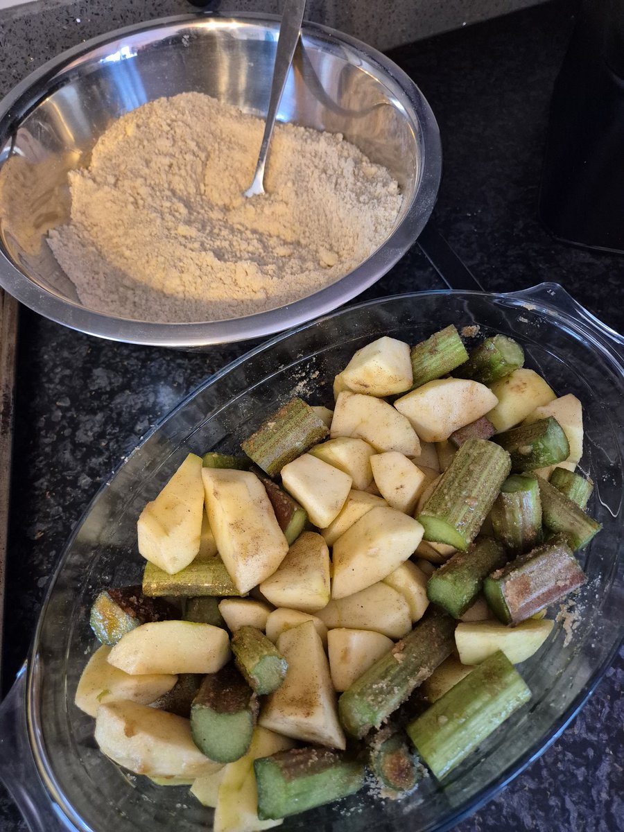 Helen Staniland tweet media