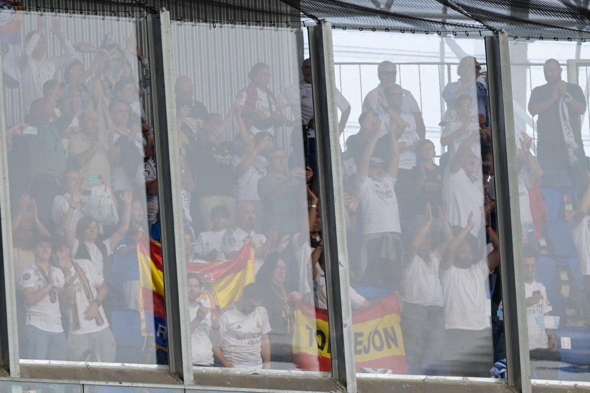 La <a href="/aficion_Rmadrid/">Afición Real Madrid</a> esta tarde en San Sebastián .