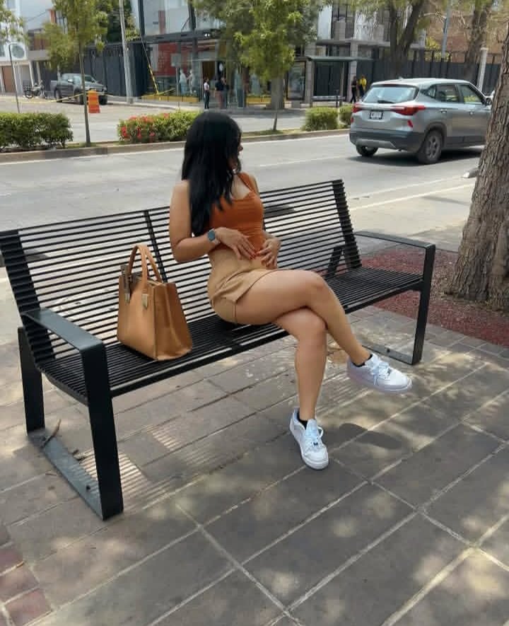 Me encuentro activa en Ciudad de México en un horario de 9 a.m a 12 de la noche

Serían tan amables de regalarme un retweet 😘