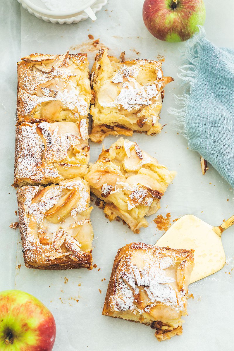 Codojedzenia's tweet photo. 🍏🥧 Sezon na jabłka trwa! A skoro są jabłka, musi być i ciasto.
https://t.co/gEQS8SQObD https://t.co/rvQuKt61oa