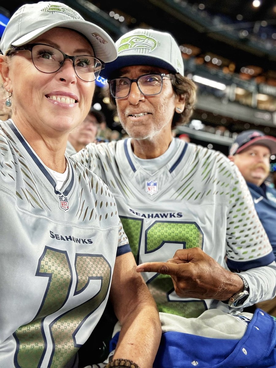 I was not sure about the “rivalries” jersey. After seeing it and wearing it, I love it. The colors change in the light.