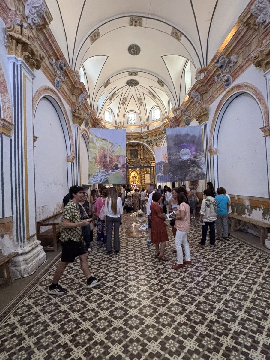 #FendoPaís porque Aragón me gusta más que todas las cosas. Hoy he estado en Arándiga con Dabí su alcalde y los vecinos entusiastas de hacer comunidad en torno a la Cultura de calidad. Exposición de María Rojas y concierto de Gran Bob &amp; los leones de Bluegrass <a href="/CHAlugarsZGZ/">CHA Lugars Zaragoza</a>