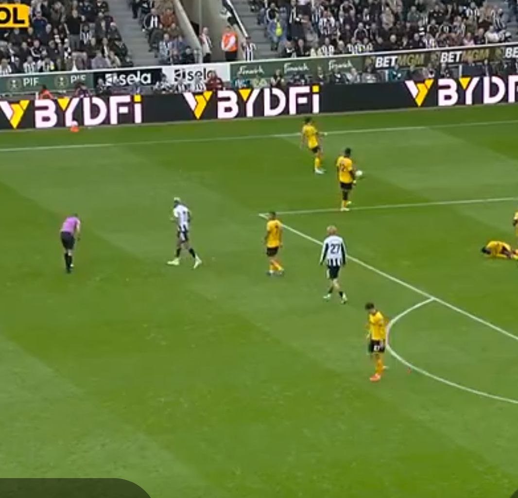 TraderTengil's tweet photo. @NUFC Kick-off energy at St. James’ Park 🔥—and right on cue, the LED flashed “BUIDL YOUR DREAM FINANCE.” Nice touch alongside the roar. https://t.co/1xj47wiljn