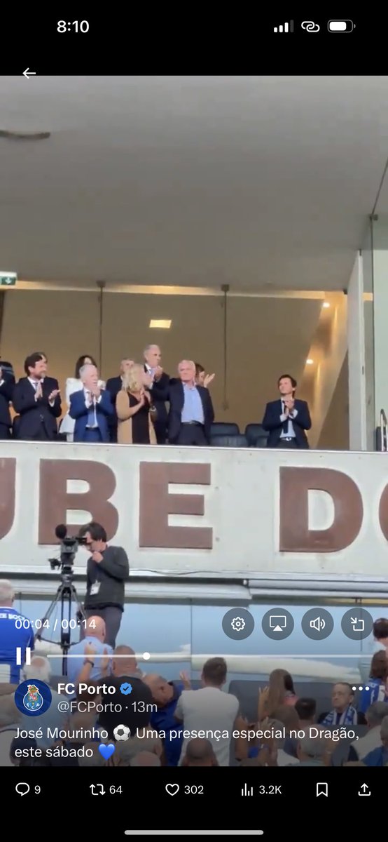 قسم بالله أحبّه كنت المتأكّد من حضوره  أخييييرًا مورينهو 😭😭😭😭💙💙💙💙💙'