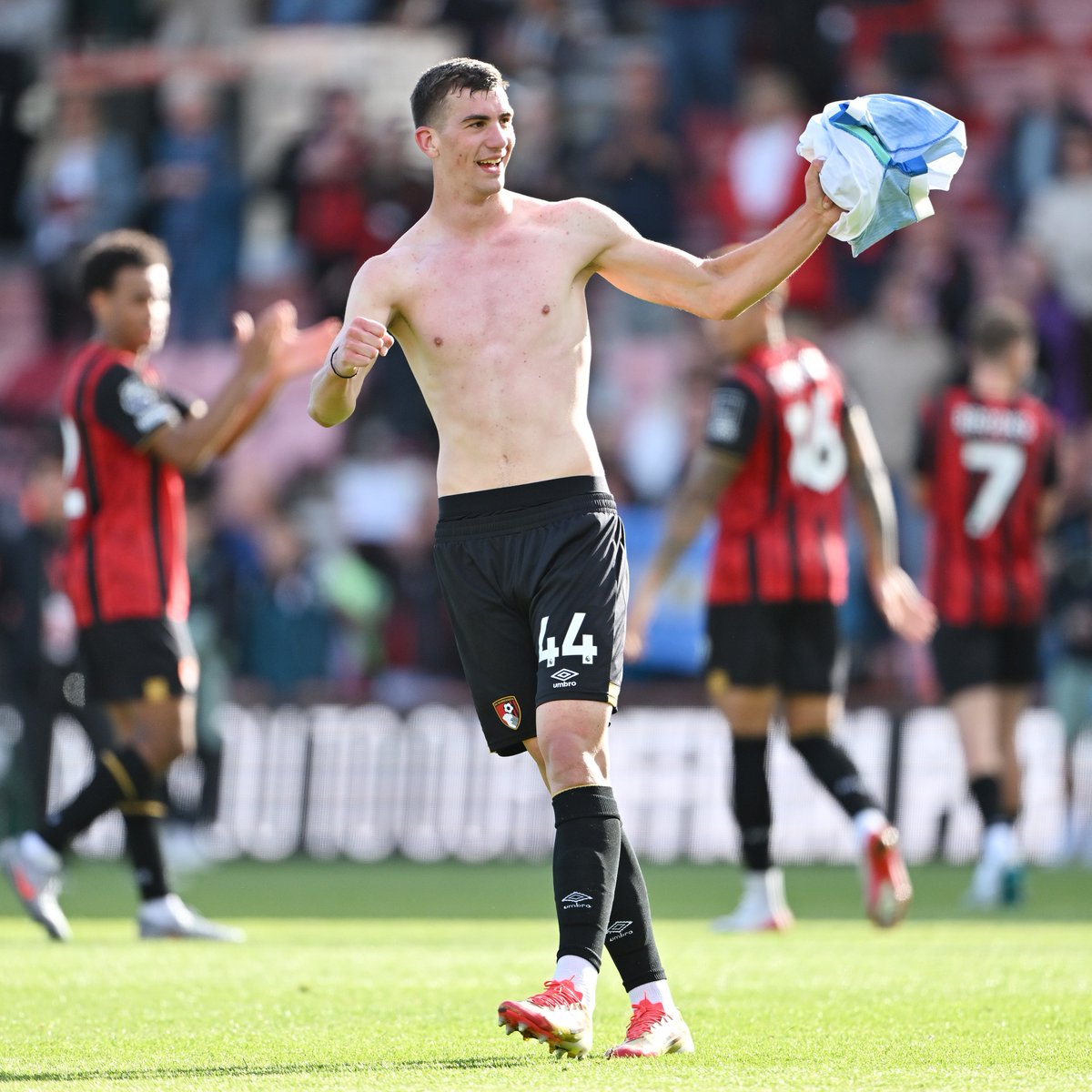 First Premier League start ✅
First Premier League win ✅

What a day for 18-year-old Veljko Milosavljević ❤️