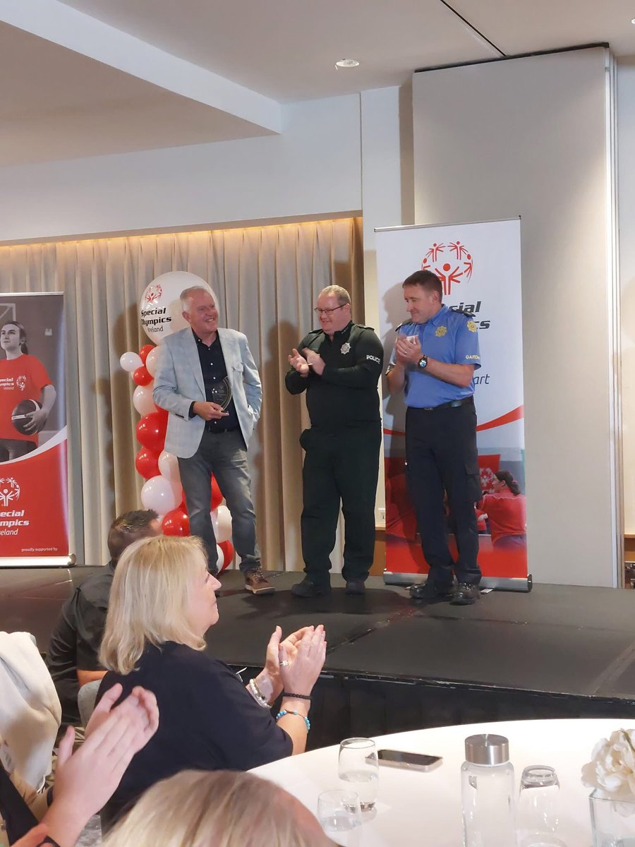 LETRNI's tweet image. Honoured to be at the 2025 Special Olympics Ireland Volunteer Awards and celebrate the commitment, spirit, and incredible work that @SOIreland volunteers do in their clubs and at events week-in, week-out. Delighted to co present an award with our  @letr_repireland colleagues.☘️