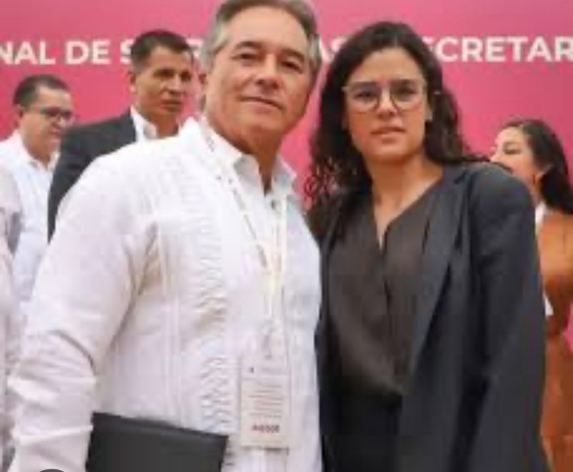 Lilly Téllez (@lillytellez) on Twitter photo La nana de Andy <a href="/LuisaAlcalde/">Luisa Alcalde</a> está enojada por la exigencia del gobierno de EU para que México actúe contra cárteles.
Cayó uno de los "García Lunas" de Morena.
Lamentable que <a href="/Claudiashein/">Claudia Sheinbaum Pardo</a> no proceda por convicción, sino por presión. La nana de Andy <a href="/LuisaAlcalde/">Luisa Alcalde</a> está enojada por la exigencia del gobierno de EU para que México actúe contra cárteles.
Cayó uno de los "García Lunas" de Morena.
Lamentable que <a href="/Claudiashein/">Claudia Sheinbaum Pardo</a> no proceda por convicción, sino por presión.