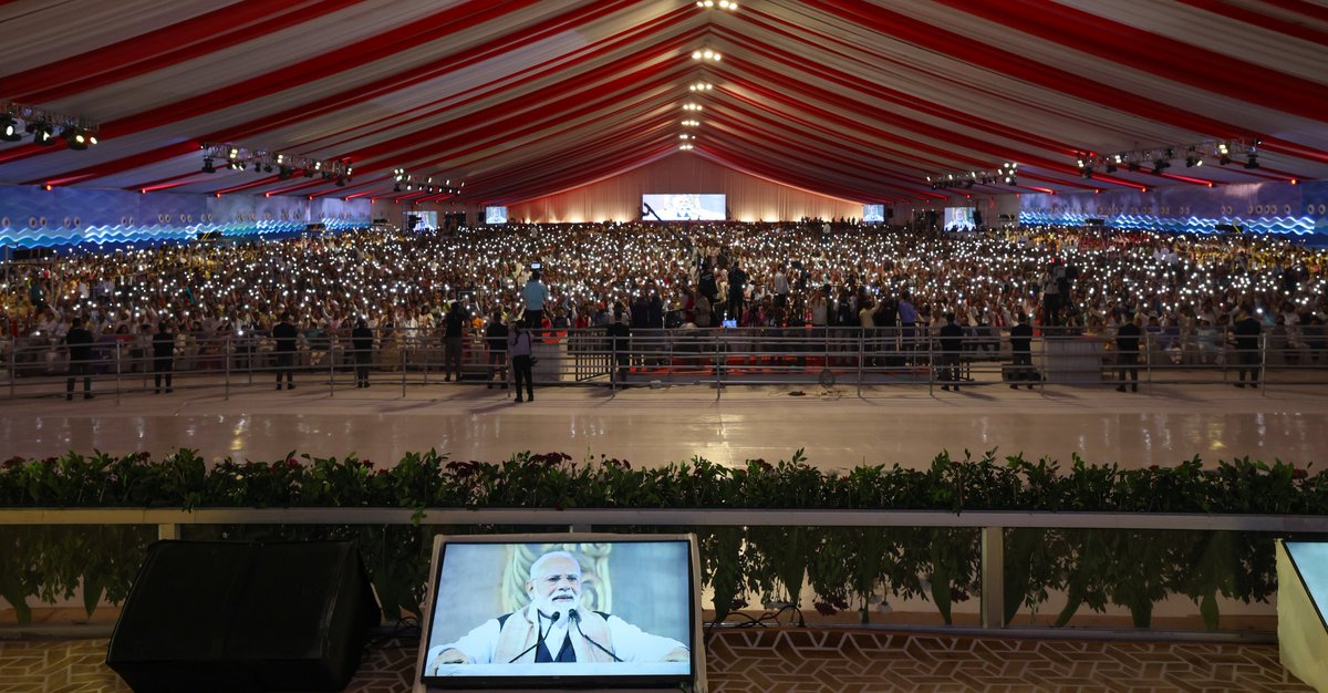 গুৱাহাটীত মহান ব্যক্তিত্ত্ব ভূপেন হাজৰিকাদেৱৰ জন্ম শতবাৰ্ষিকী উদযাপন অনুষ্ঠানত অংশগ্ৰহণ কৰিবলৈ পাই আনন্দিত হৈছো!  ইয়াত অনুষ্ঠানৰ কিছু আভাস দিয়া হ’ল।