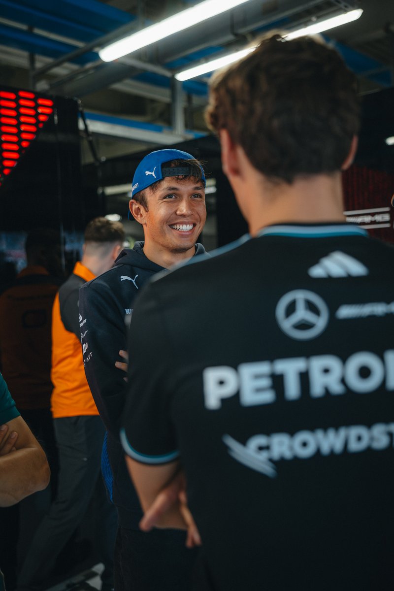 WilliamsF1's tweet photo. Sunday smiles from Galex 💙 https://t.co/RjsEPHF4lp