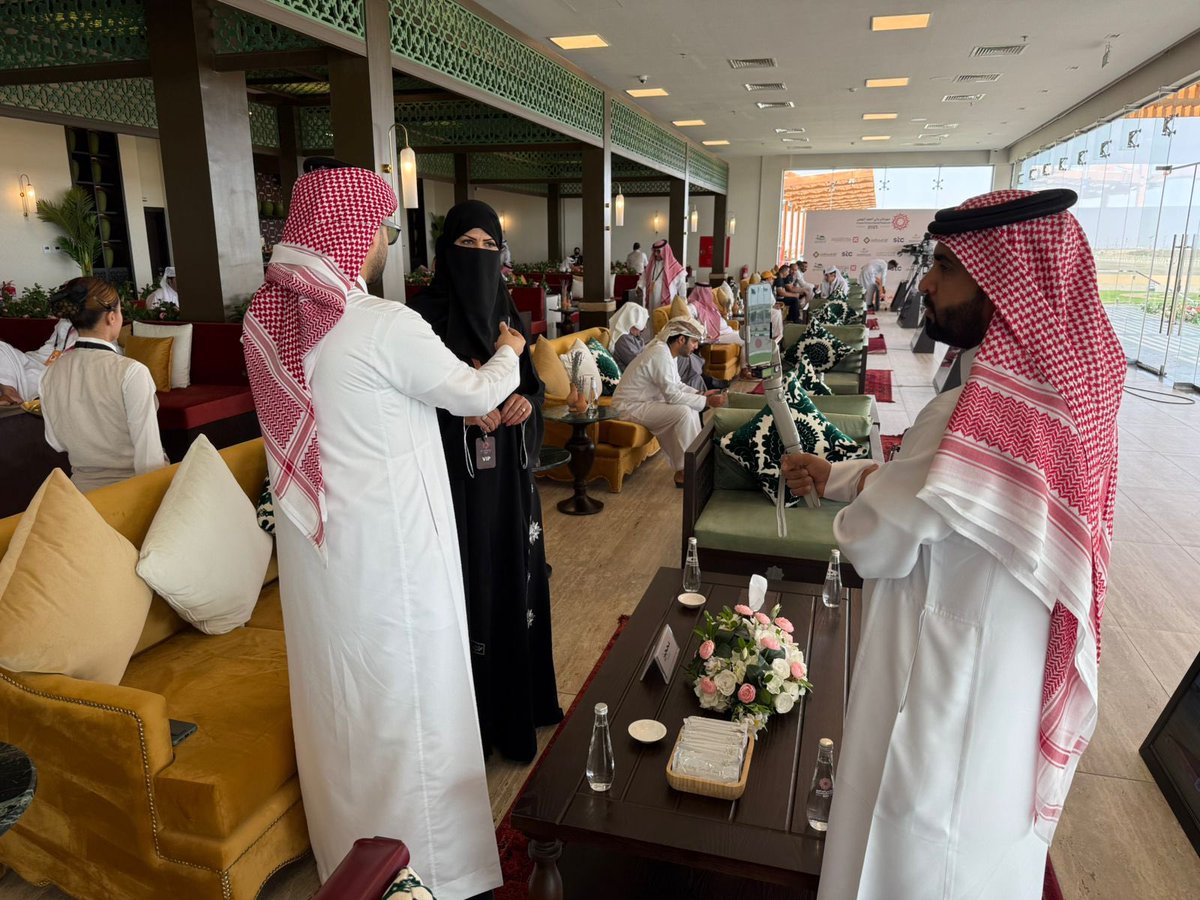 بدعوة كريمة من سمو رئيس الاتحاد السعودي للهجن صاحب السمو الأمير  فهد بن جلوي بن عبدالعزيز آل سعود
تشرفت رئيسة مركز تاريخ الطائف بحضور مهرجان ولي العهد
<a href="/cpcfksa/">مهرجان ولي العهد للهجن</a> للهجن الذي أصبح من الفعاليات الوطنيةالمهمة
تشرفت مدينة الطائف بأن تكون الحاضنة الأهم للمهرجانات الوطنية ذات الأثر العظيم