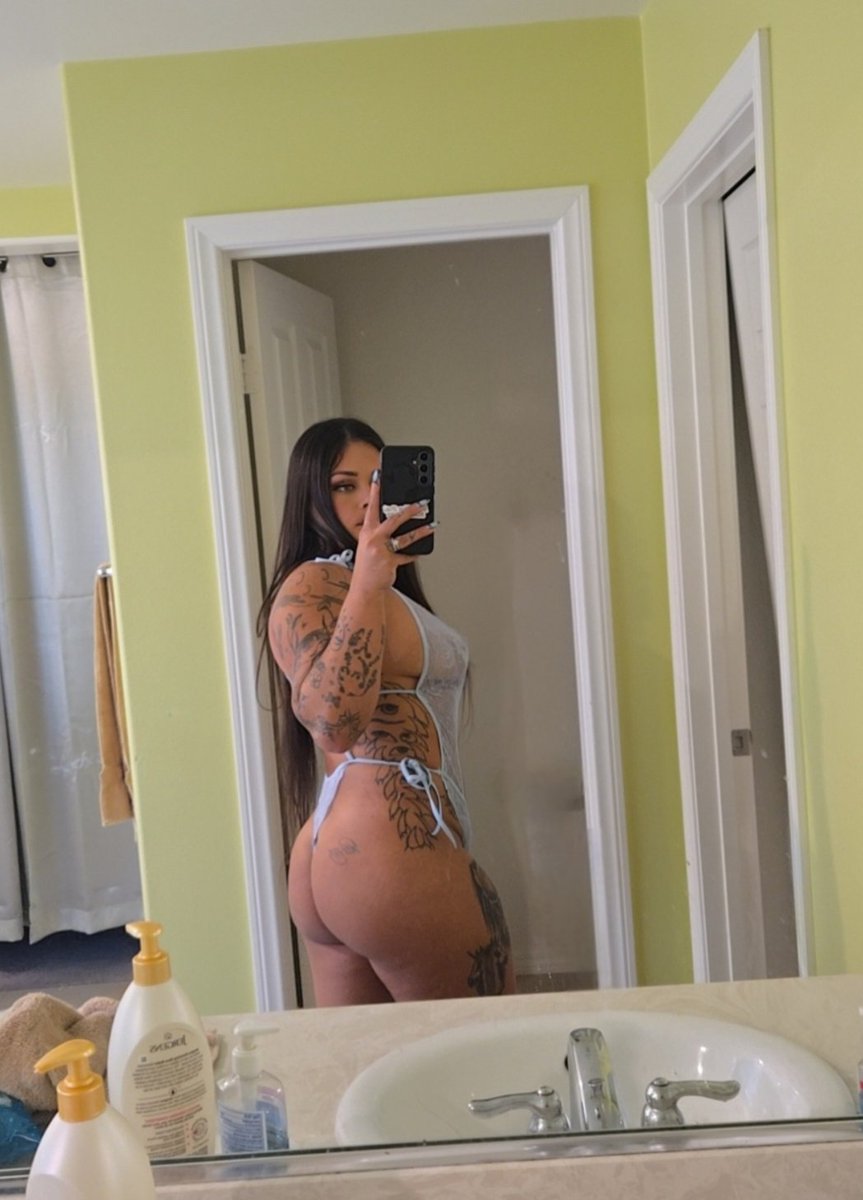 Party 2nite, you cuming?
🪩🩵💦