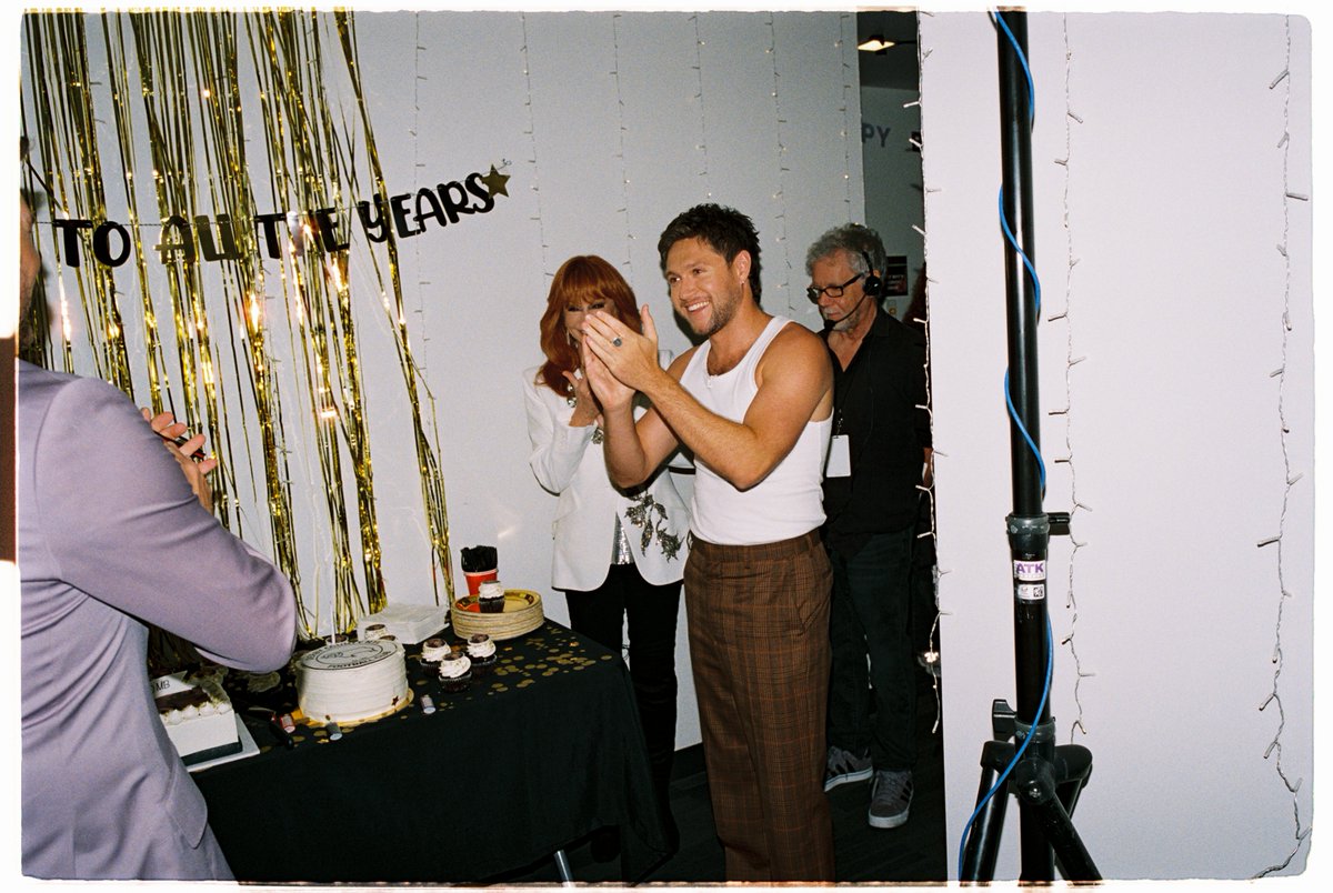 NBCTheVoice's tweet photo. Our Irish charmer is one year older — let's wish Niall Horan a very happy birthday! #TheVoice | @NBC and Peacock https://t.co/jlB4KT6Uj9
