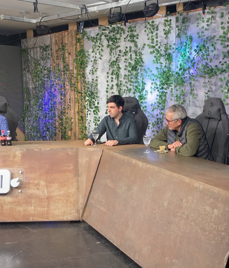 “Yo creo que Peñarol tiene que jugar a lo Peñarol, que todos los hinchas sabemos lo que es, la historia es la historia”

Gregorio Pérez en #MísticaCarbonera

▶️ youtu.be/lG_4erD9LHQ?si…