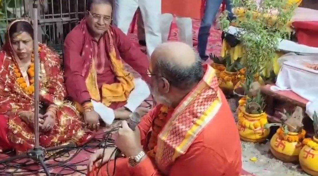 Prof. इलाहाबादी ( نور ) tweet media