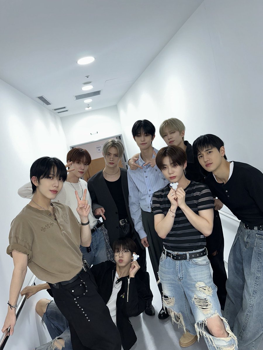 [📷]
#오늘의턴_250913

Taipei LEGGO!⚡️💗

#8TURN #에잇턴 #エイトターン
#Electric_Heart
#8TURN_Electric_Heart