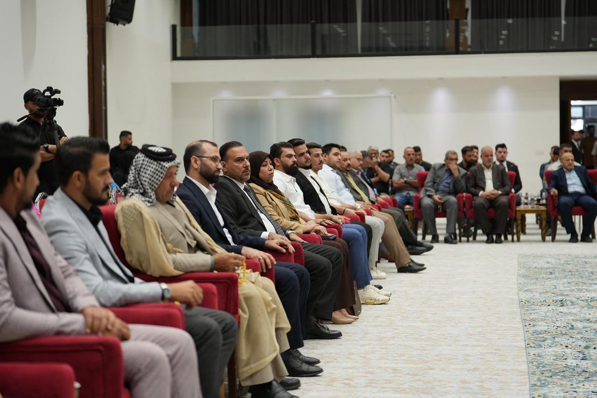 *الشيخ همام حمودي خلال ملتقى الحوار*

- العدوان الصهيوني على قطر يؤكد أن لا أحد في مأمن من شر نتنياهو، لا المطبع ولا المقاوم
  
- أمام الأمة خيار واحد: أداء تكليفها الشرعي، وتوحيد الصف، واتخاذ موقف واضح من العلاقة مع إسرائيل، وتفعيل المقاطعة الشعبية.