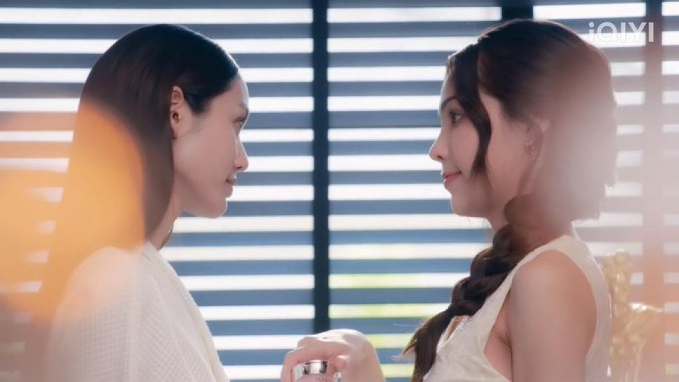 legitMatiRed's tweet photo. Yo necesito que el director de Harmony Secret me resuelva la vida. 
Porque mira que cerrar el arco de la mamá, la licitación, el drama con Rachen, tener drama romántico y dejar un final feliz para todas en una hora wow

HARMONY SECRET LAST DEAL

#HarmonySecretFinalEP
#ลูกหมีซอนญ่า #LMSY
