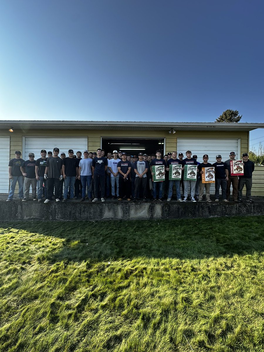 The boys were out helping the community this morning 💪🏼