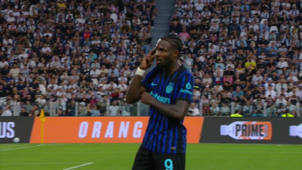 He did both of his celebrations💀