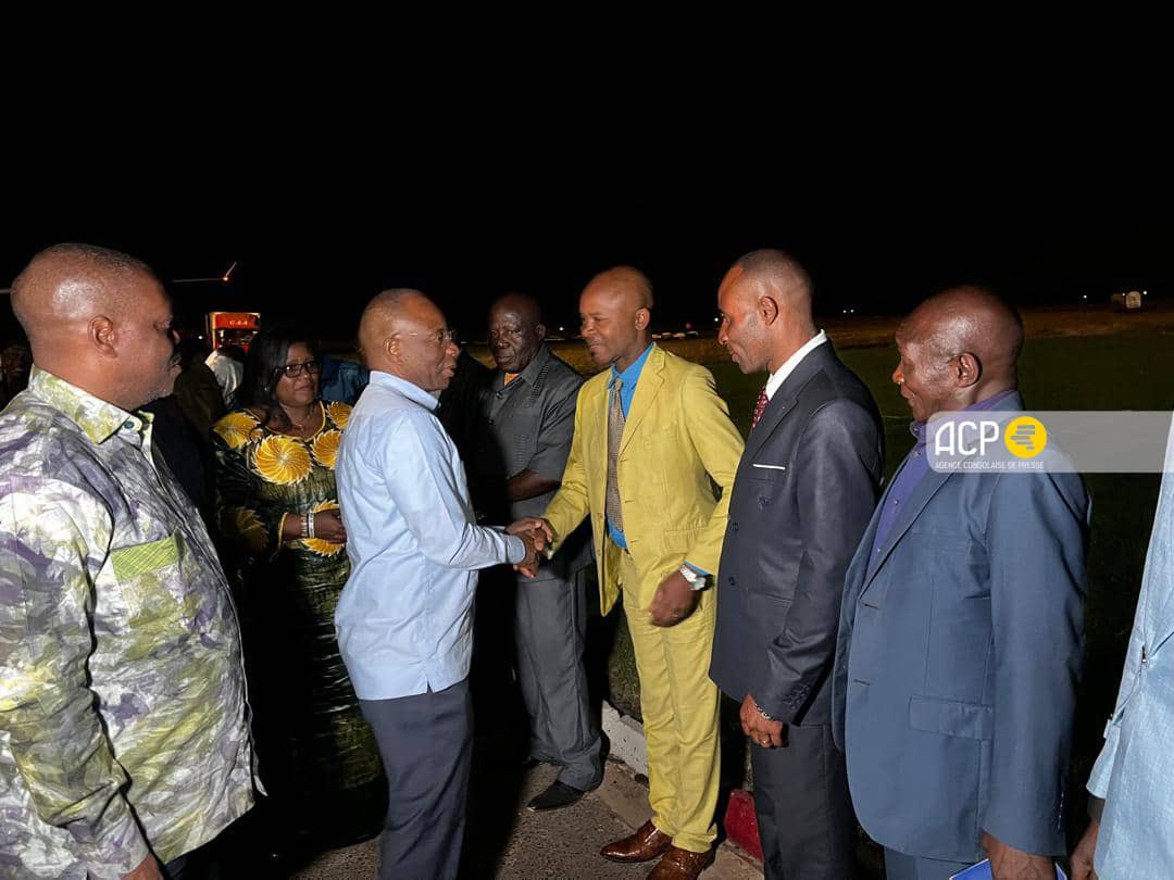 KabaLisolo1's tweet photo. 𝗕𝗢𝗦𝗘𝗠𝗕𝗢 | #RDC [13/09/2025] : Ministre ya bosembo Guillaume #Ngefa akomi o engumba #Lubumbashi, etuka ya #HautKatanga na pokwa ya lelo. Ezali mobembo mwa mosala mpo na kotala maloko mpe lolenge bakangami bazali kobika na kati. 

📸ACP
#KabaLisolo https://t.co/8s1GsmIhhc