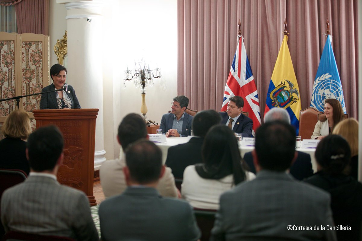 #FAOenMedios📰 Firman alianza por una producción de cacao regenerativa

El acuerdo busca desarrollar laboratorios territoriales de cacao o living labs, concebidos como plataformas de innovación rural. 

Conoce más👇
elproductor.com/2025/09/ecuado…