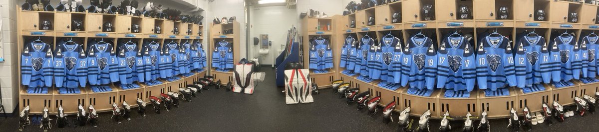 Keepemsharp's tweet image. ⁦@nhmountainkings⁩ locker room is set for game 1 of new ⁦@NAHLHockey⁩ season. New roster, new jerseys, new sponsors, new goal horn, etc… Lots of changes but good changes always moving forward. Buckle up as it’s a long season ahead of us. #family #mtnkings #tradition