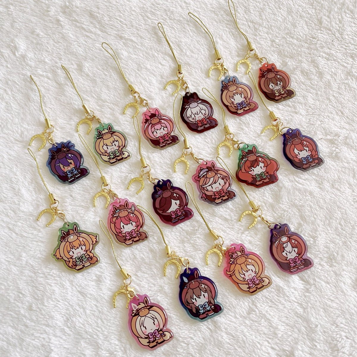 uma musume phone charms have been restocked in addition to adding the next volume!  now available on both of my storefronts 💕✨🐴

🔗 l!nks below! | rts 🩷appreciated