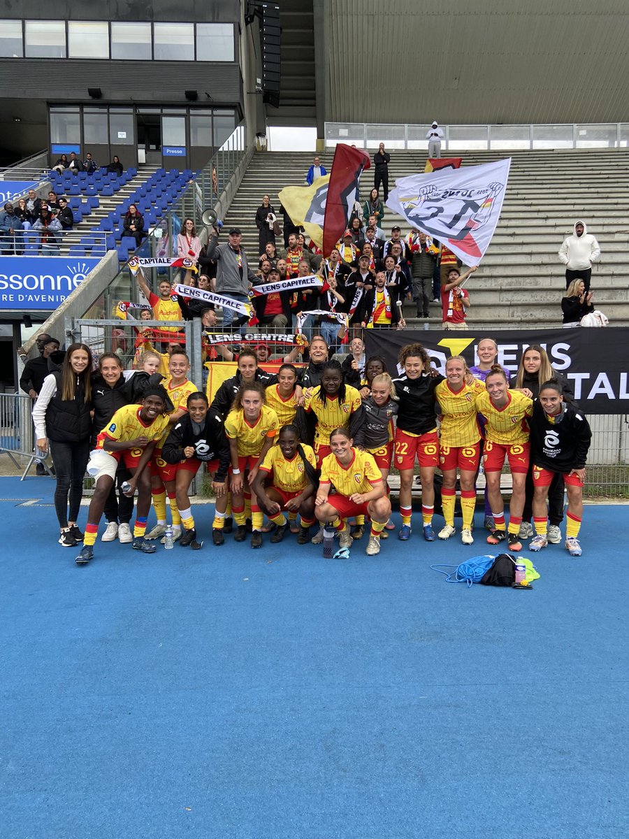 𝘊𝘰𝘶𝘱𝘦 𝘥𝘦 𝘭𝘢 <a href="/LFFPofficielle/">Ligue Féminine de Football Professionnel</a> | 𝗝-𝟭

𝘔𝘢𝘨𝘯𝘪𝘧𝘪𝘲𝘶𝘦 𝙑𝙄𝘾𝙏𝙊𝙄𝙍𝙀 𝘥𝘶 <a href="/RCLensFeminin/">RC Lens Féminin</a> 

<a href="/LensCapitale/">Lens Capitale</a> 𝘢𝘶 𝘳𝘦𝘯𝘥𝘦𝘻-𝘷𝘰𝘶𝘴 🔴🟡