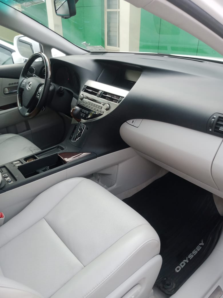QueenViva7's tweet photo. Urgent Sales 
Tokunbo Lexus 350 
 model: 2012
Contact: 09058909343
Price: 24.5m https://t.co/KERLHnLjHS