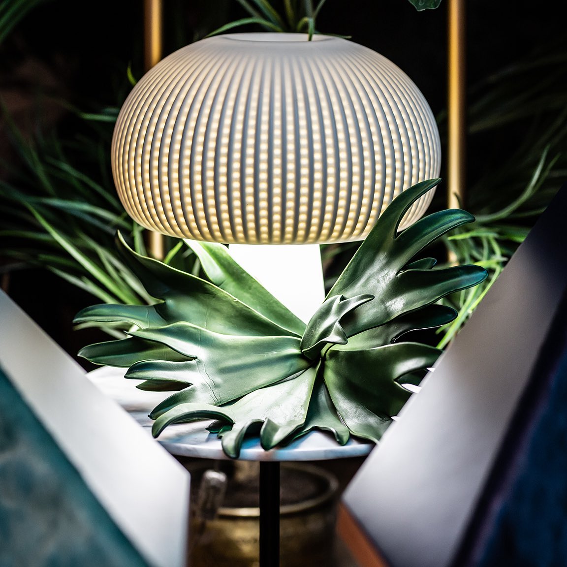 micucci_store's tweet image. Make a statement in your home with our handmade contemporary Hryb Porcelain Table Lamp from “Earth to Humanity” collection for Portuguese brand Vista Alegre. #tablelamp #modern #futuristic #lightingdesign #porcelain #interiors #interiordesign #interiorstyling #interiordesigner