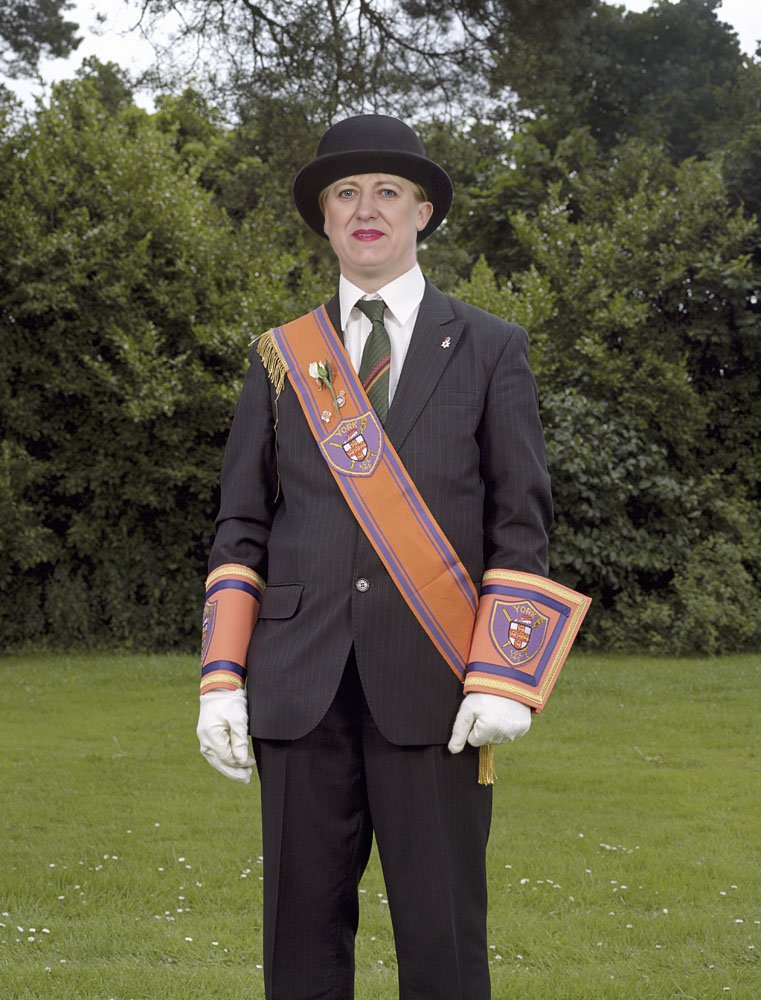 noshiteplease's tweet image. #Aras25 #HeatherHumphreys 

A Bizzare Irish Presidential Campaign launch. 

Not sure I'd have chosen this outfit Heather 🤭