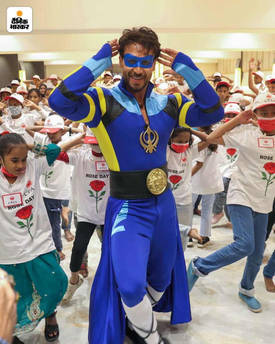 DainikBhaskar's tweet photo. बॉलीवुड एक्टर टाइगर श्रॉफ ने शनिवार को मुंबई में आयोजित एक कार्यक्रम में हिस्सा लिया। यह कार्यक्रम Cancer Patients Aid Association (CPAA) द्वारा आयोजित किया गया था।
https://t.co/6xGQmJROEr
#TigerShroff #CancerWarriors #MumbaiEvent #CPAA #FightAgainstCancer https://t.co/fIt1jttbi5