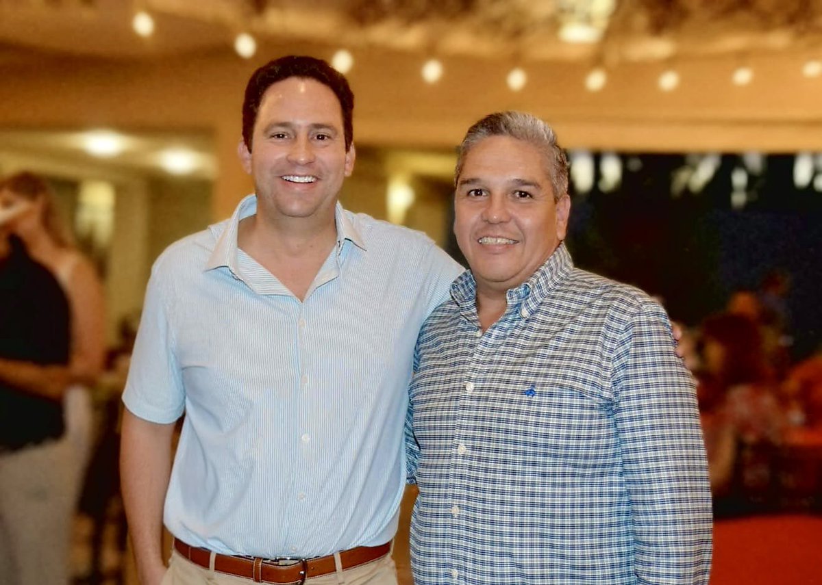 Mil felicidades hoy en su cumple, al alcalde de #Saltillo, la capital más segura y competitiva de México, <a href="/javierdiazglz/">Javier Díaz</a>.