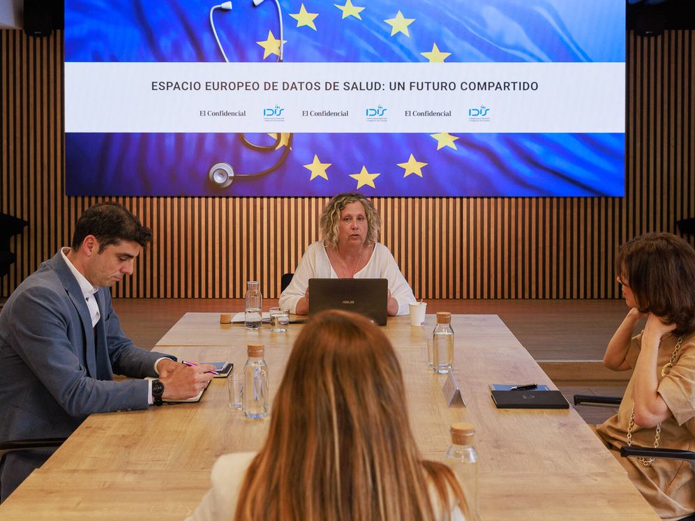 idisalud's tweet image. 🗣️Con el propósito de analizar los desafíos que plantea el Espacio Europeo de Datos de Salud y el proyecto #EDSP, participamos en una mesa redonda junto a expertos de @AccentureSpain y @sanitas.  Durante el encuentro, se exploraron cuestiones regulatorias, tecnológicas y…