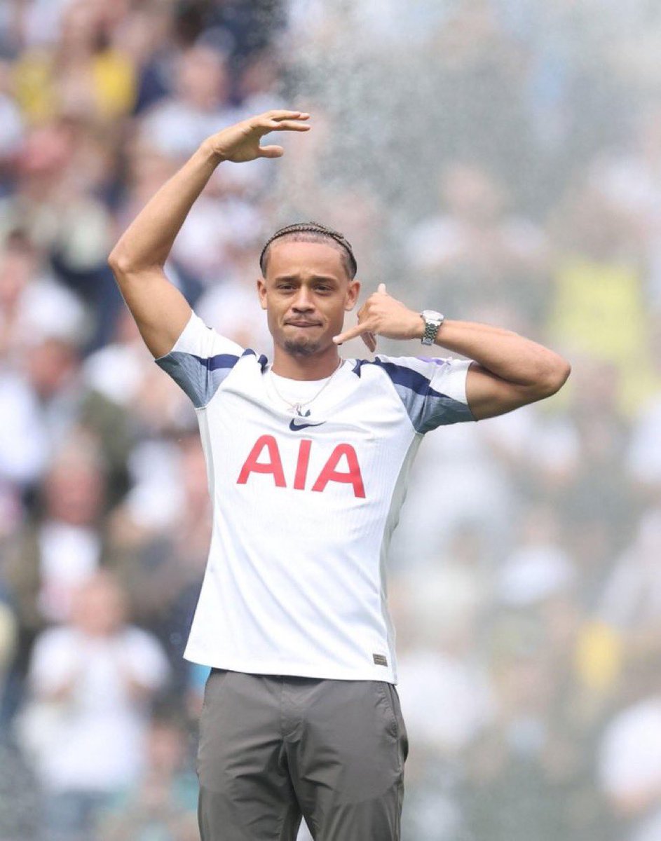 Xavi Simons vs West Ham United:

-1 assist
-1 big chance created
-1/1 dribbles successful
-4/4 accurate long balls
-2 ball recoveries 
-3/3 ground duels won
-1 foul won
-0 fouls committed 

Solid start 👏🤍