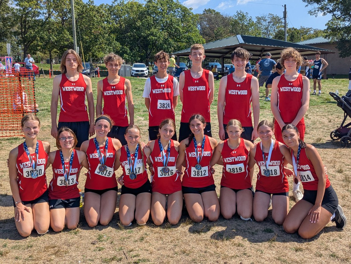 WWCardsRun's tweet image. Westwood had a great performance at the Back to the Mountain Invitational. Ava Colella 3rd, Brooke Colella 4th, Madison Mahoney 6th leading the girls to a 2nd place finish. Frosh Thomas Koch headed up the boys team with frosh Owen Gimme not far behind! #GoCards