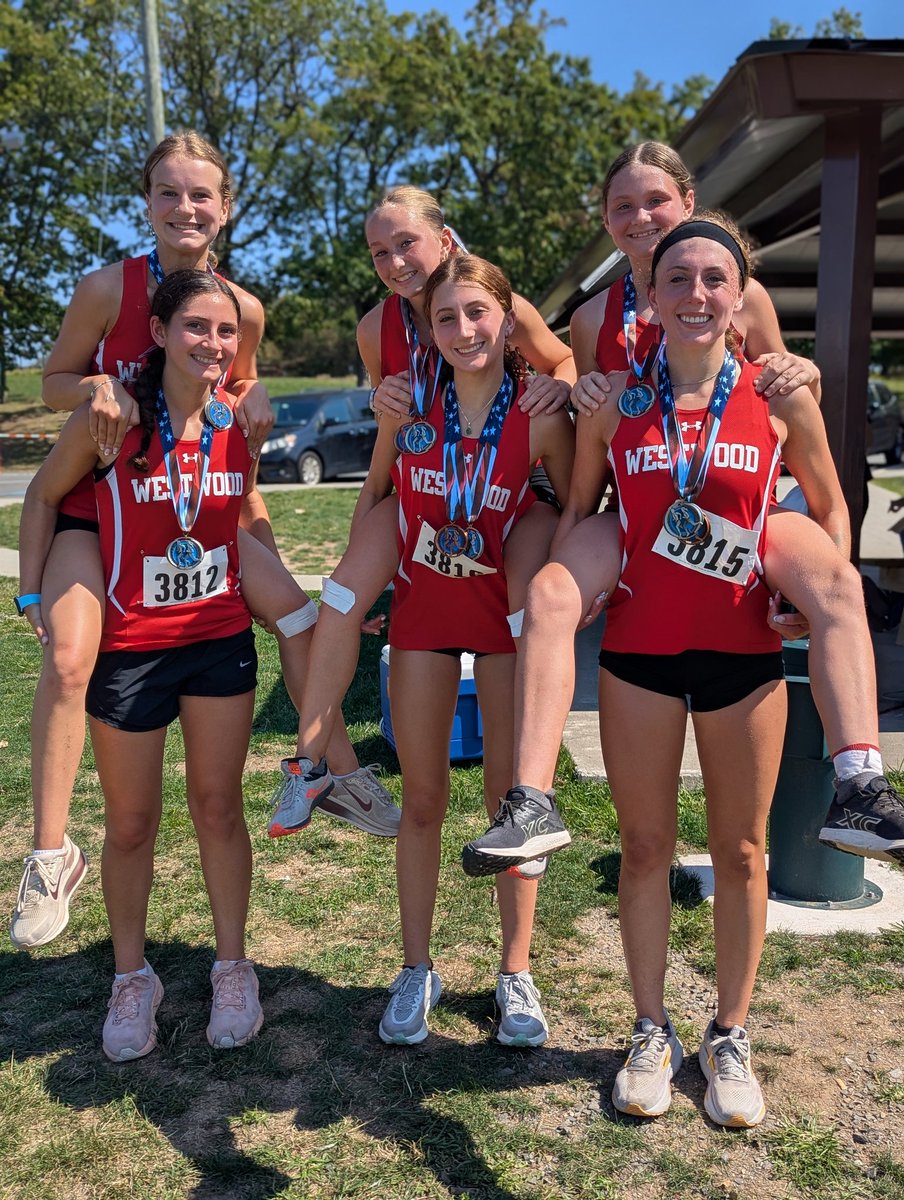 WWCardsRun's tweet image. Westwood had a great performance at the Back to the Mountain Invitational. Ava Colella 3rd, Brooke Colella 4th, Madison Mahoney 6th leading the girls to a 2nd place finish. Frosh Thomas Koch headed up the boys team with frosh Owen Gimme not far behind! #GoCards