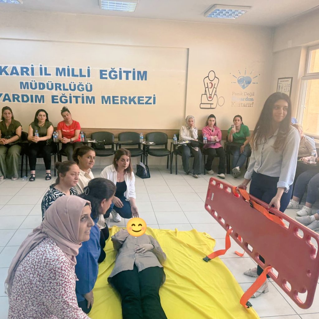 Ilkyardim30's tweet photo. @omurfatih İlkyardım hayat kurtarır.
Birgün herkese lazım olur geç olmadan ilkyardım öğren. https://t.co/NQHPW8myCt