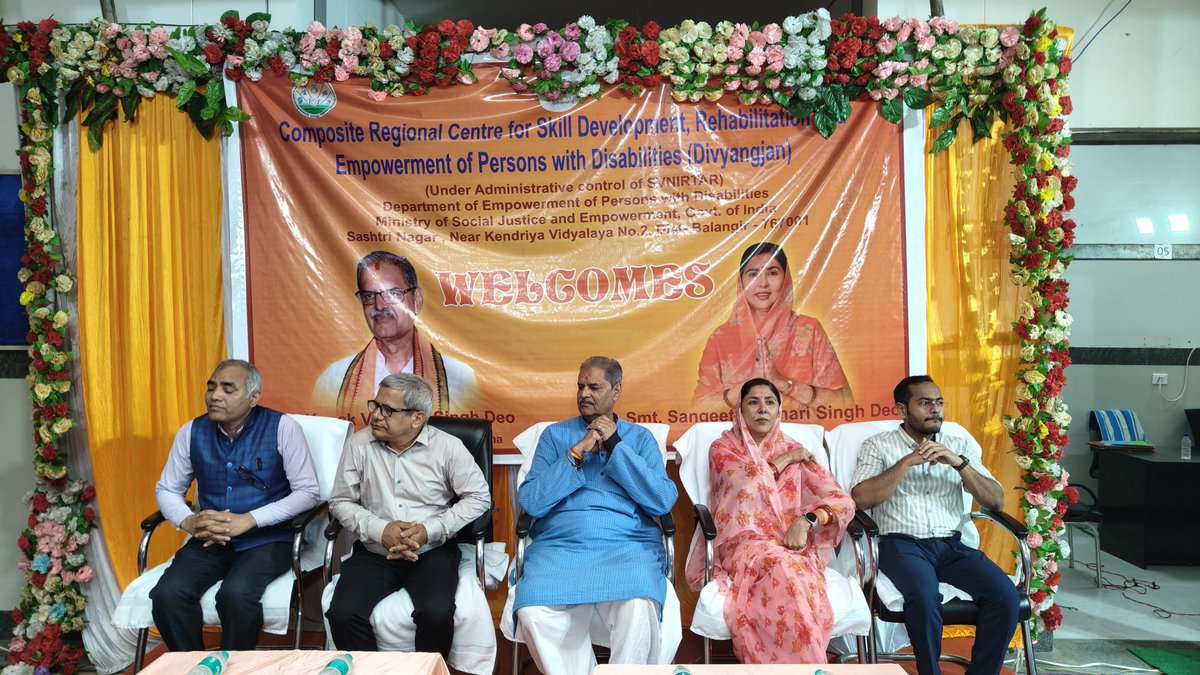 CollectorBgr's tweet photo. ଆଜି ମାନ୍ୟବର ଉପମୁଖ୍ୟମନ୍ତ୍ରୀ, ଓଡିଶା ଶ୍ରୀ କନକ ବର୍ଦ୍ଧନ ସିଂ ଦେଓ ଭିନ୍ନକ୍ଷମ ବ୍ୟକ୍ତିଙ୍କ ଦକ୍ଷତା ବିକାଶ, ପୁନର୍ବାସ ତଥା ସଶକ୍ତିକରଣ ପାଇଁ ସ୍ଥାନୀୟ ଶାସ୍ତ୍ରୀନଗର ଠାରେ ନିର୍ମିତ ଏକ ଆଞ୍ଚଳିକ କେନ୍ଦ୍ର ପରିଦର୍ଶନ କରିଥିଲେ ଏବଂ ସେଠାରେ ହ୍ୱିଲଚେୟାର, ଶ୍ରବଣ ଯନ୍ତ୍ର ଏବଂ ଗତିଶୀଳତା ସହାୟତା ଉପକରଣ ବଣ୍ଟନ କରିଥିଲେ। (୧/୨) https://t.co/42CBSH80no