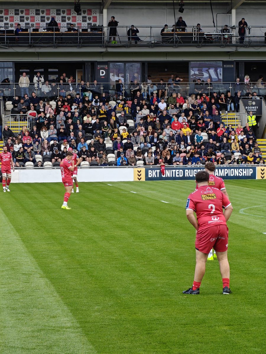 beng94's tweet photo. Lovely to visit Rodney Parade finally, we have alot to work on (especially set piece) before Munster but we show alot of potential, ymlaen to the season. @scarlets_rugby @ScarletPembs #saveourgame https://t.co/y7n5ppA97I