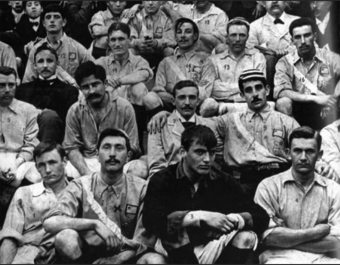 Uruguay_Futbol_'s tweet image. Un 13/9/1903 @Uruguay derrotaba 3-2 a @Argentina y obtenía su primer triunfo de la historia.
En 1902 había sido derrota 0-6 en Mdeo. Para el duelo del año siguiente ningún club quería ceder jugadores, salvo @Nacional.
Uruguay jugó con los 11 del tricolor y ganó de visita en Bs As