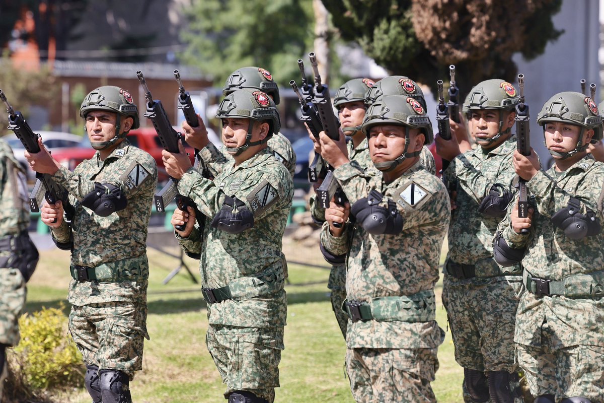 🇲🇽 Hoy encabecé la ceremonia conmemorativa del 178 aniversario de la Gesta Heroica de los Niños Héroes de Chapultepec.
Su ejemplo nos recuerda la importancia de luchar por la transformación de nuestro México y por un futuro con justicia social y dignidad.

#ElPoderDeServir