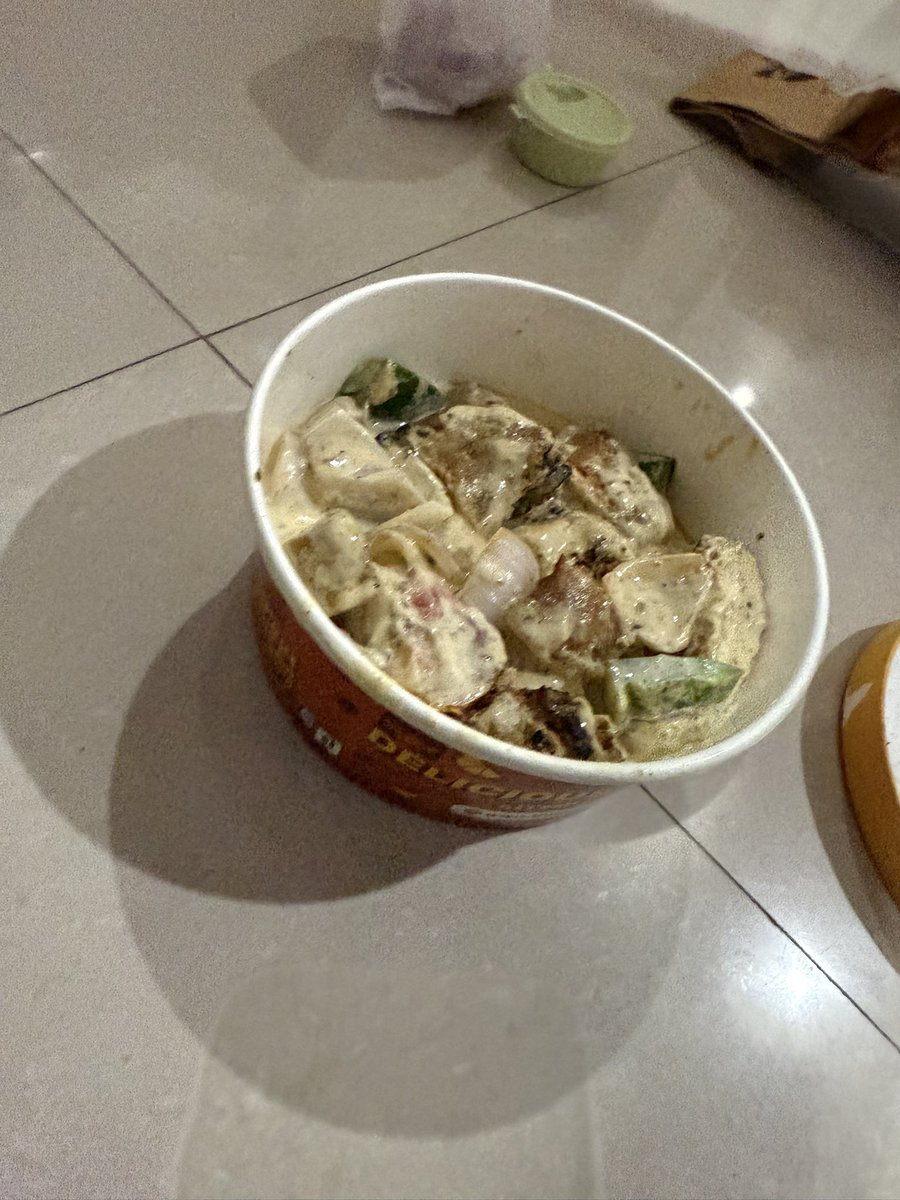 imarunjadad's tweet photo. Ordered food on Swiggy, promised delivery in 30 mins but it took over 80 mins. Food arrived cold. Really poor service, but not surprising anymore. @SwiggyCares @SwiggyInstamart @Swiggy https://t.co/G96RW9bpCj